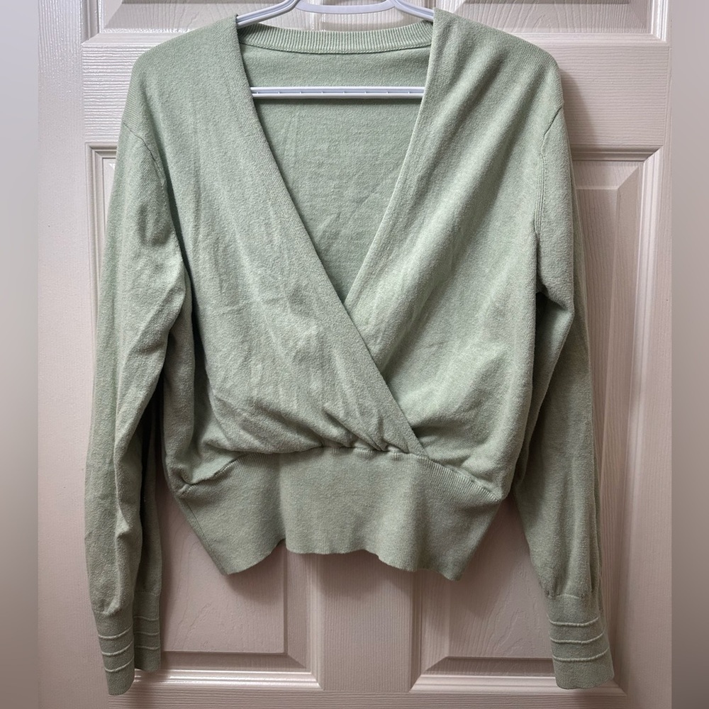 Lulu🍋Crossover Ribbed Waist Sweater Size 10 Heathered Creamy Mint Green